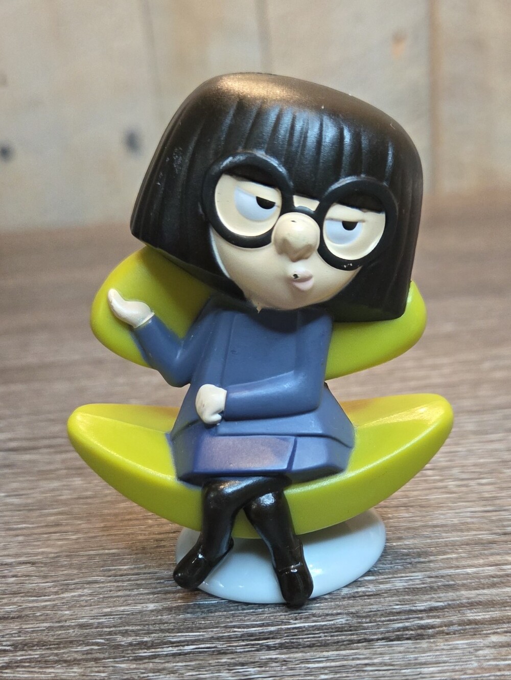 2018 McDonald’s Disney/Pixar THE INCREDIBLES 2 Happy Meal #9 EDNA MODE Bobble